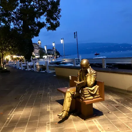 Lägenhet Alba Gardone Riviera